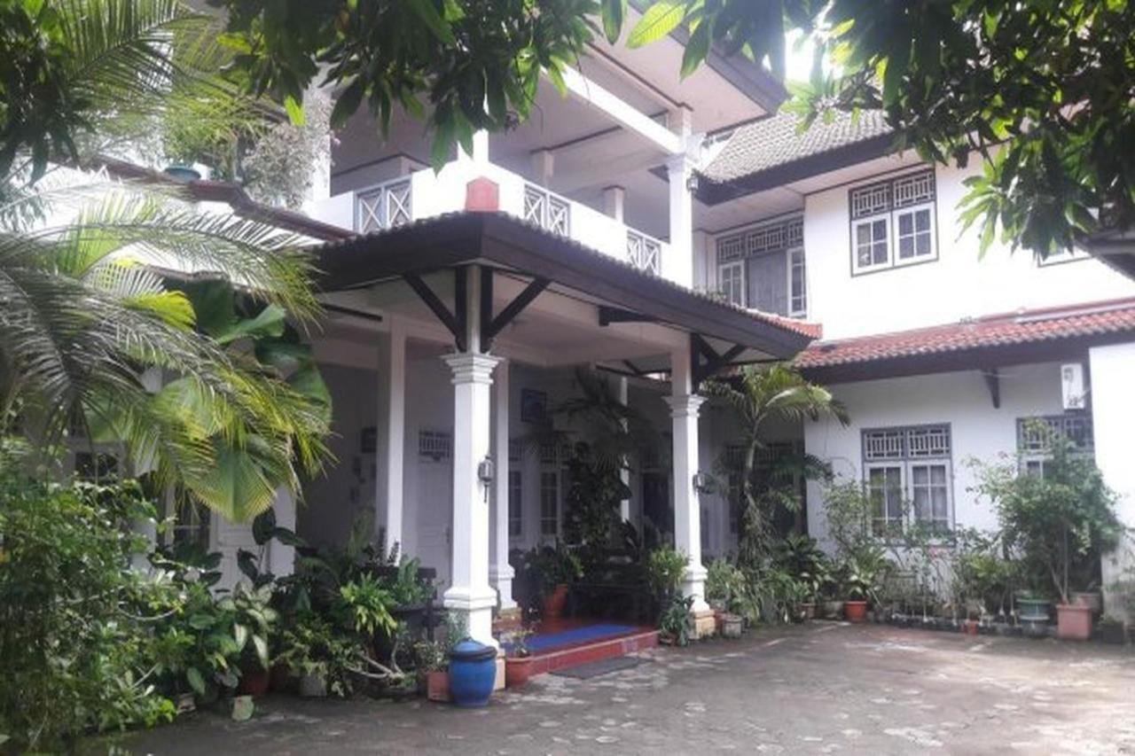 Hotel Airlangga Mataram Extérieur photo