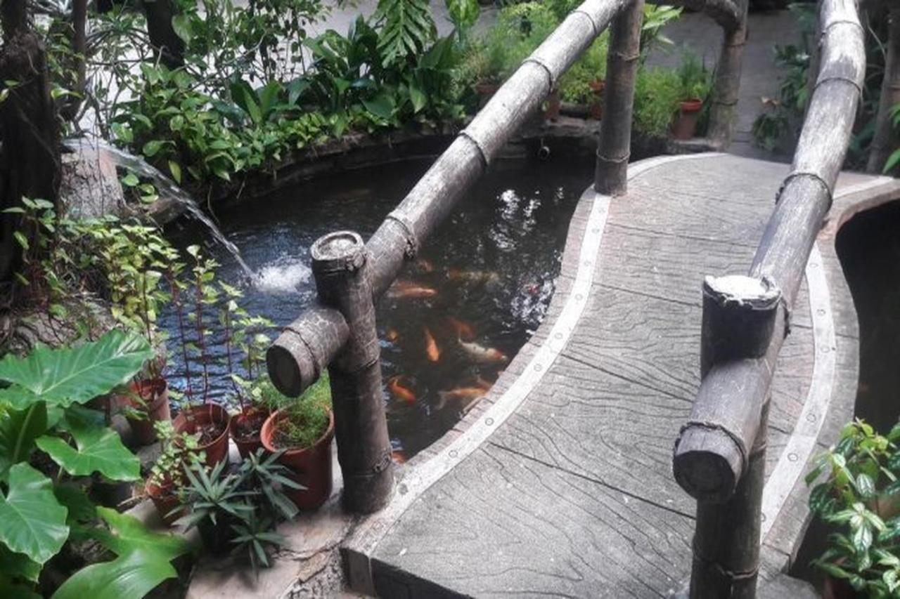 Hotel Airlangga Mataram Extérieur photo