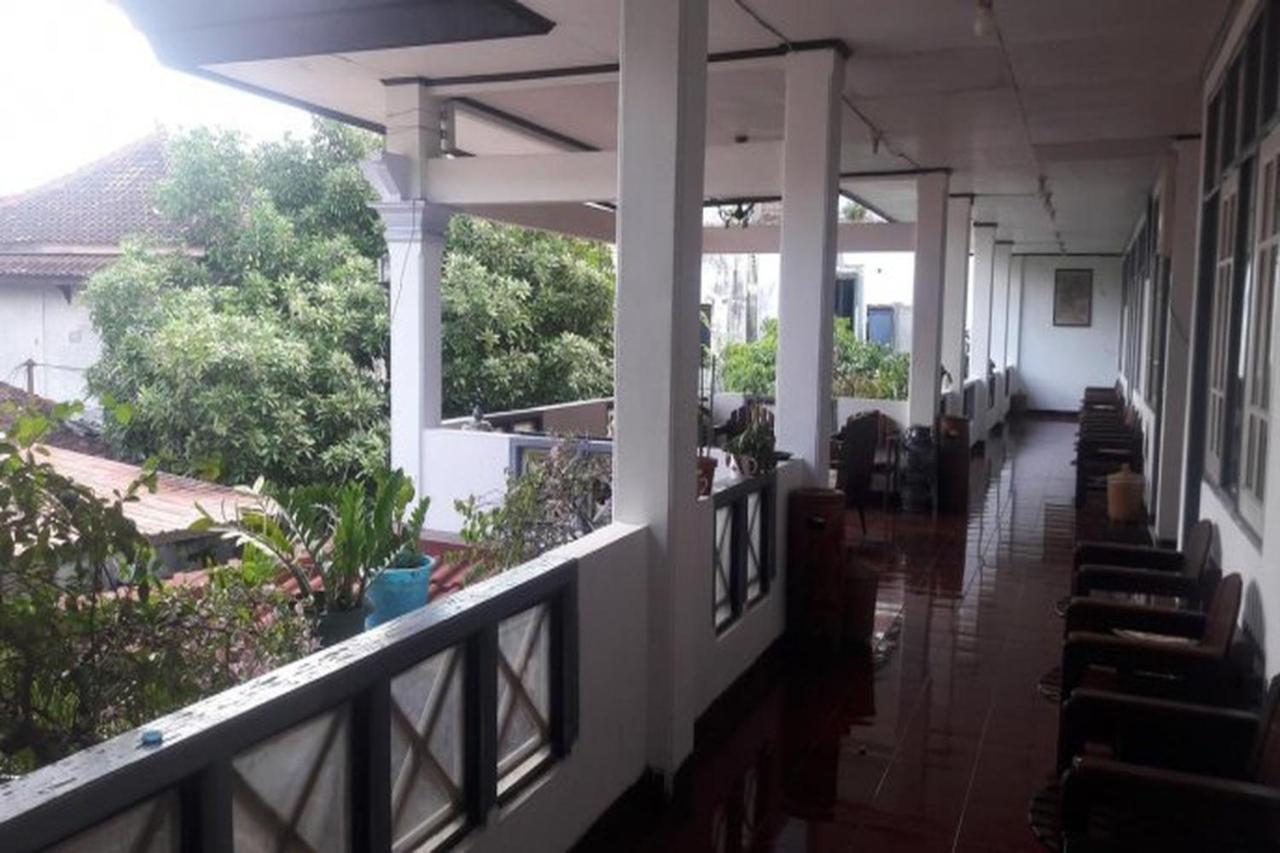 Hotel Airlangga Mataram Extérieur photo