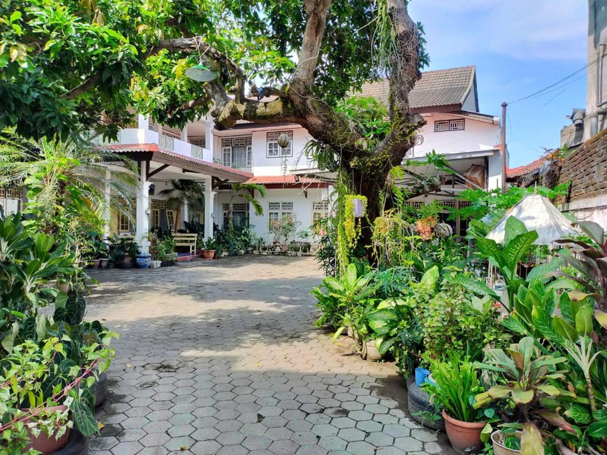 Hotel Airlangga Mataram Extérieur photo