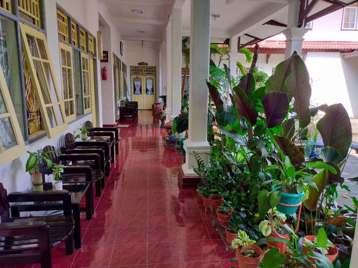 Hotel Airlangga Mataram Extérieur photo