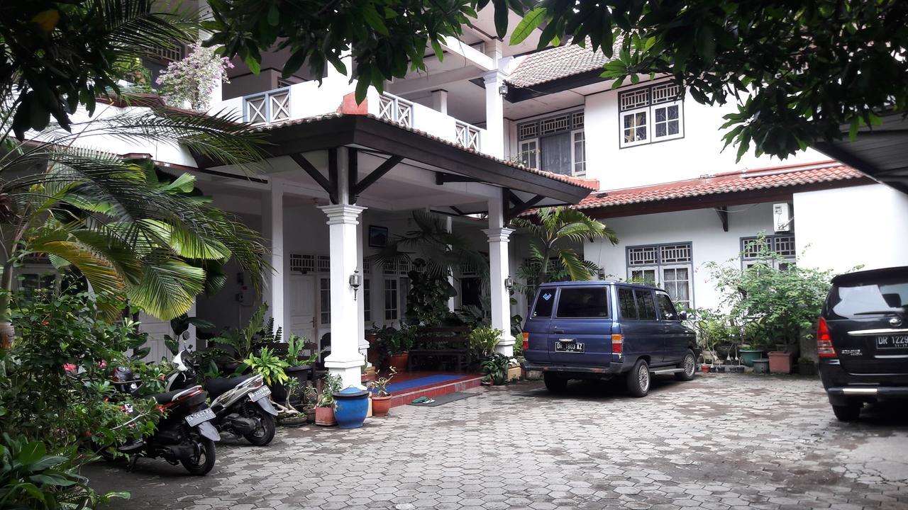 Hotel Airlangga Mataram Chambre photo